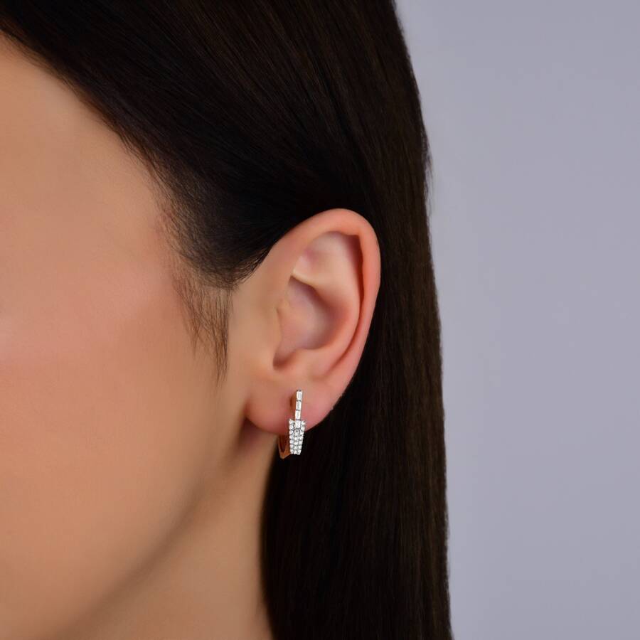 0,15 Karat Pırlantalı Baget Küpe - 3