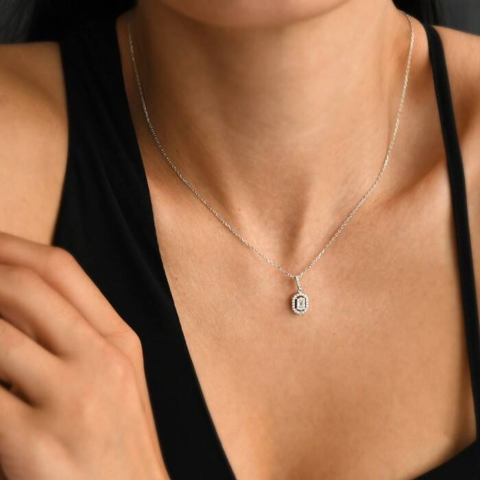 0,18 Karat Pırlanta Baget Kolye - 1