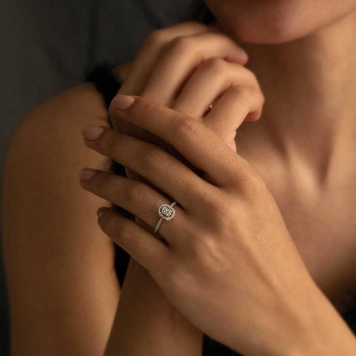 0,23 Karat Pırlanta Baget Yüzük - 1