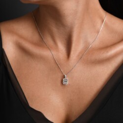 0,34 Karat Pırlanta Baget Kolye - 