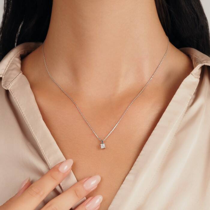 0,35 Karat Prenses Kesim Tektaş Kolye - 2